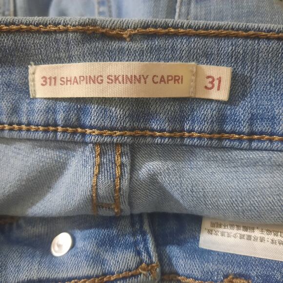 Levi's 311 Womens Light Blue Shaping Skinny Capri's Size 31 - Picture 4 of 9